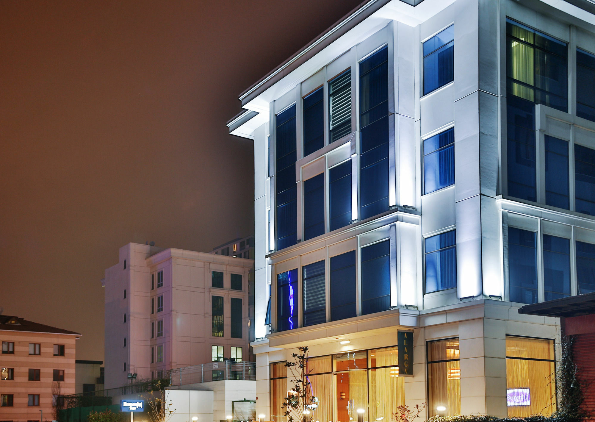 Discovery Hotel Istanbul Exterior photo